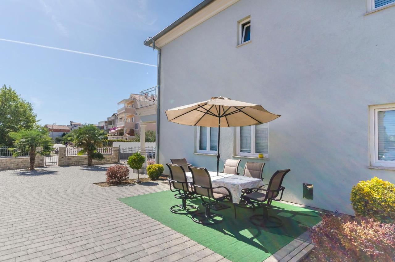 Apartment Canada Dream Vacation Srima Exterior foto
